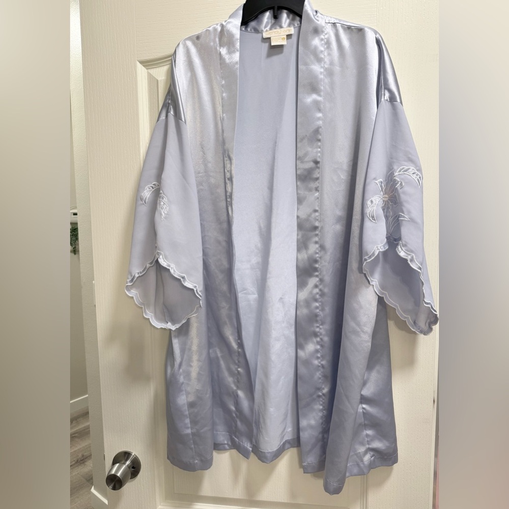 Wendy Ann Elegant Light Lavender Satin Kimono Robe